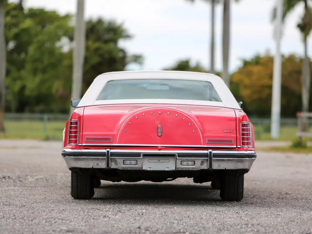 Автомобиль Lincoln Continental Mark V Купе