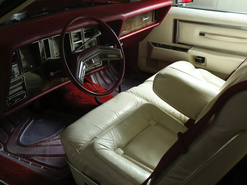 Автомобиль Lincoln Continental Mark V Купе
