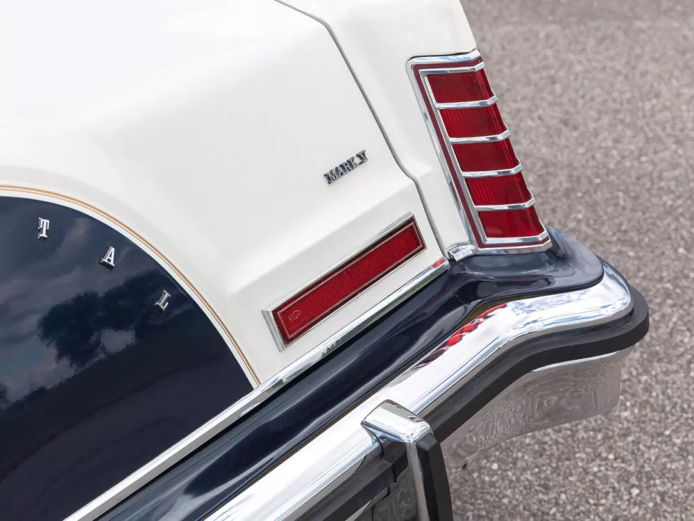 Автомобиль Lincoln Continental Mark V Купе