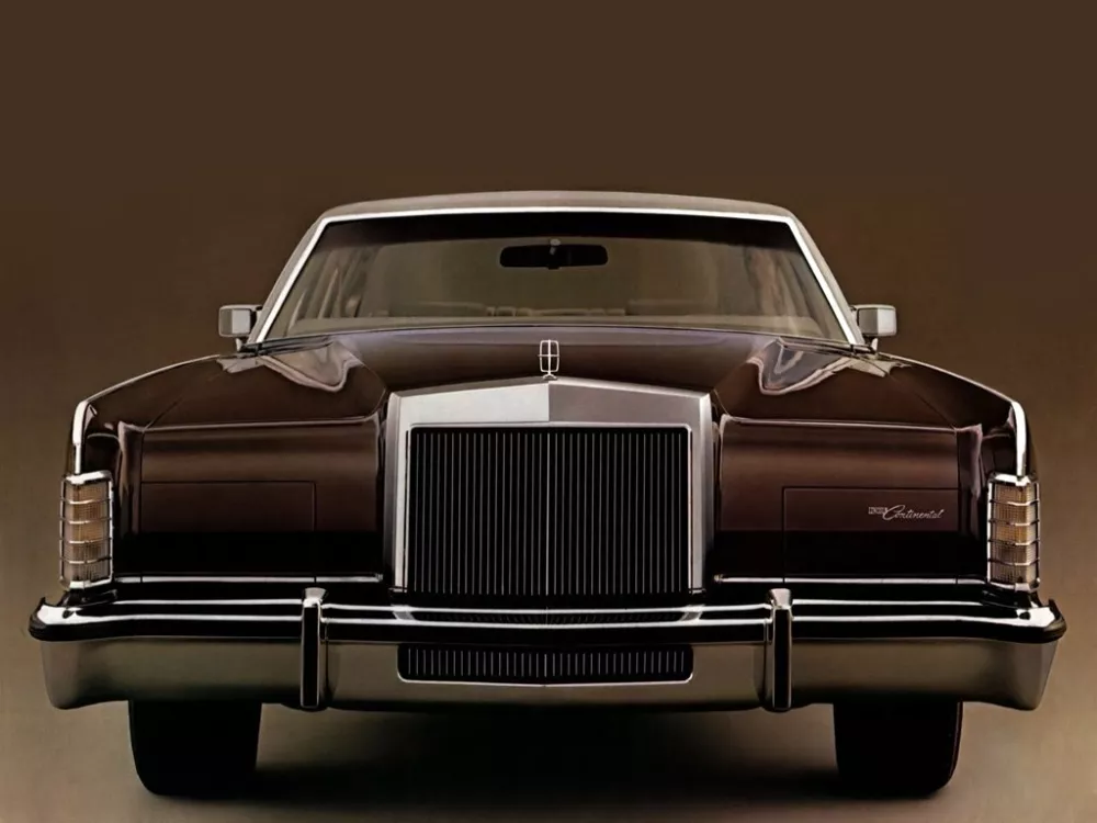 Автомобиль Lincoln Continental Mark IV Купе
