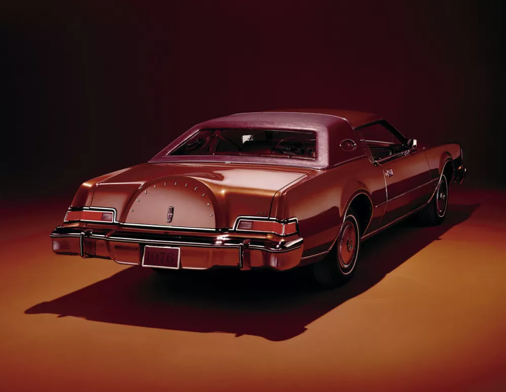 Автомобиль Lincoln Continental Mark IV Купе