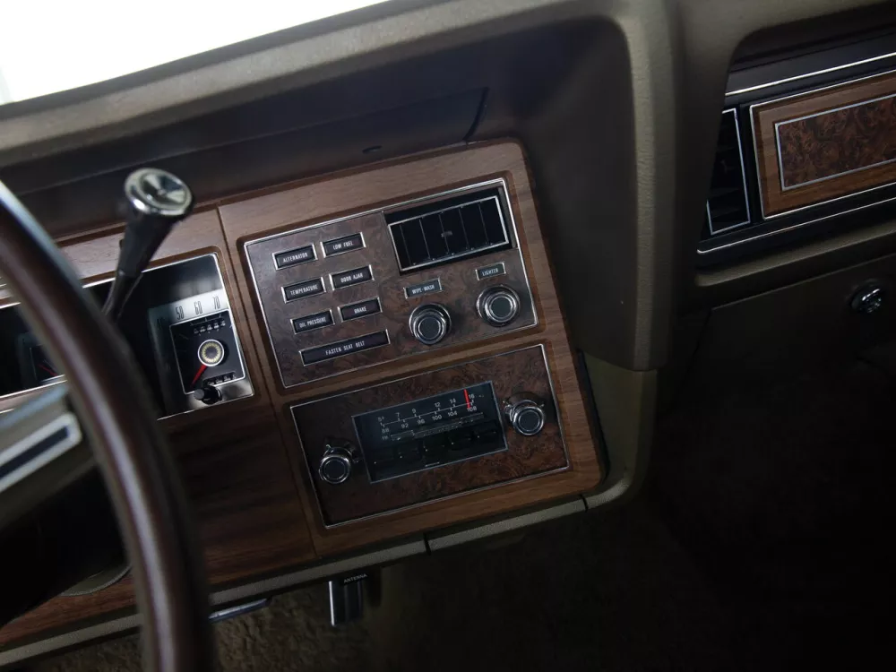 Автомобиль Lincoln Continental Mark IV Купе