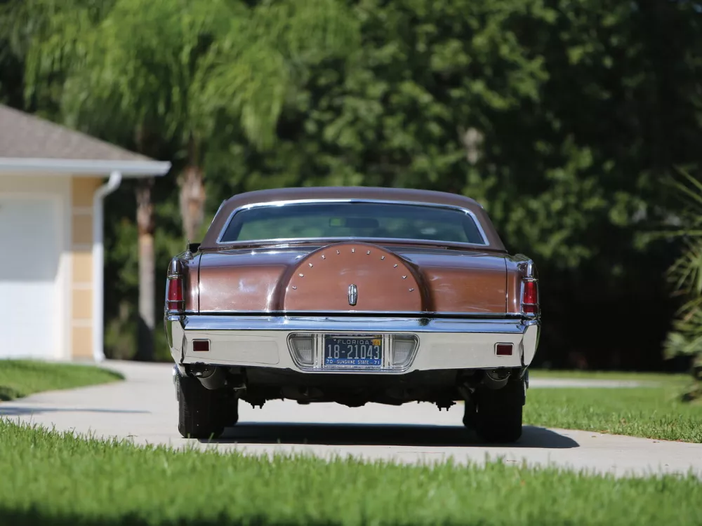 Автомобиль Lincoln Continental Mark III Купе