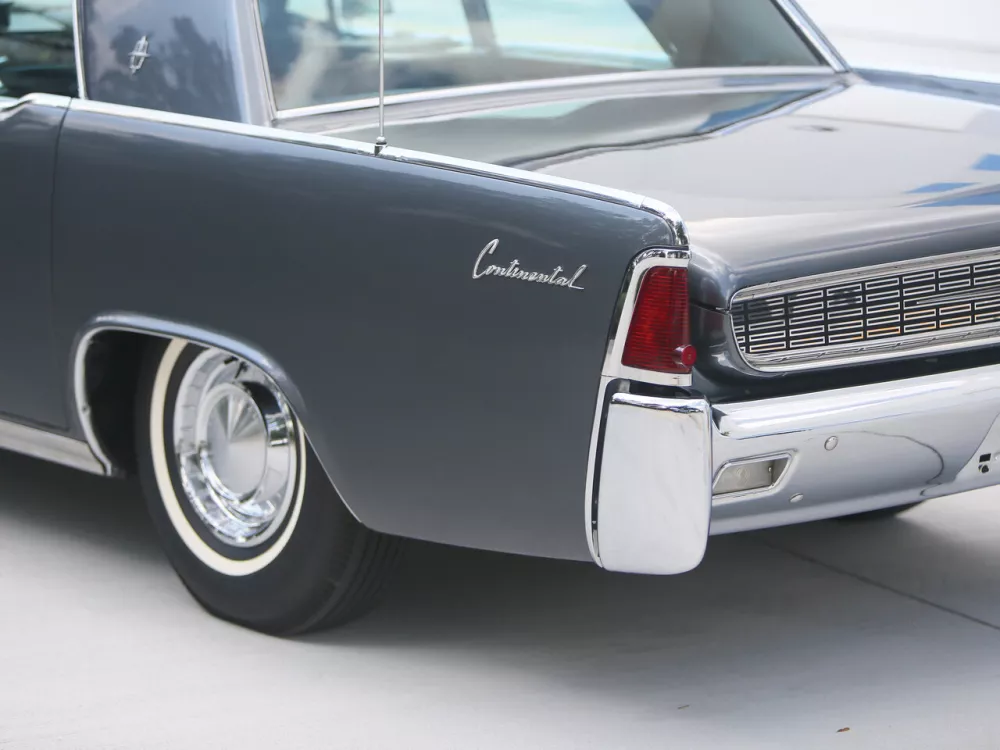 Автомобиль Lincoln Continental IV Седан
