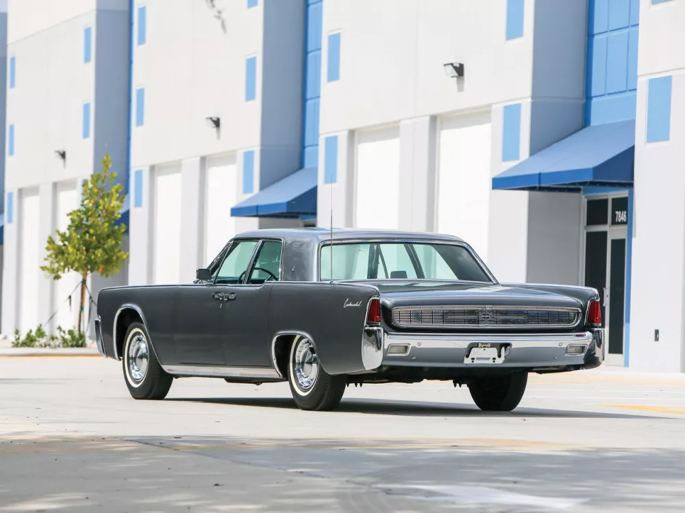 Автомобиль Lincoln Continental IV Седан