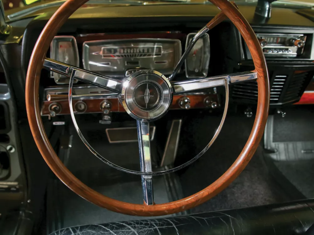 Автомобиль Lincoln Continental IV Седан