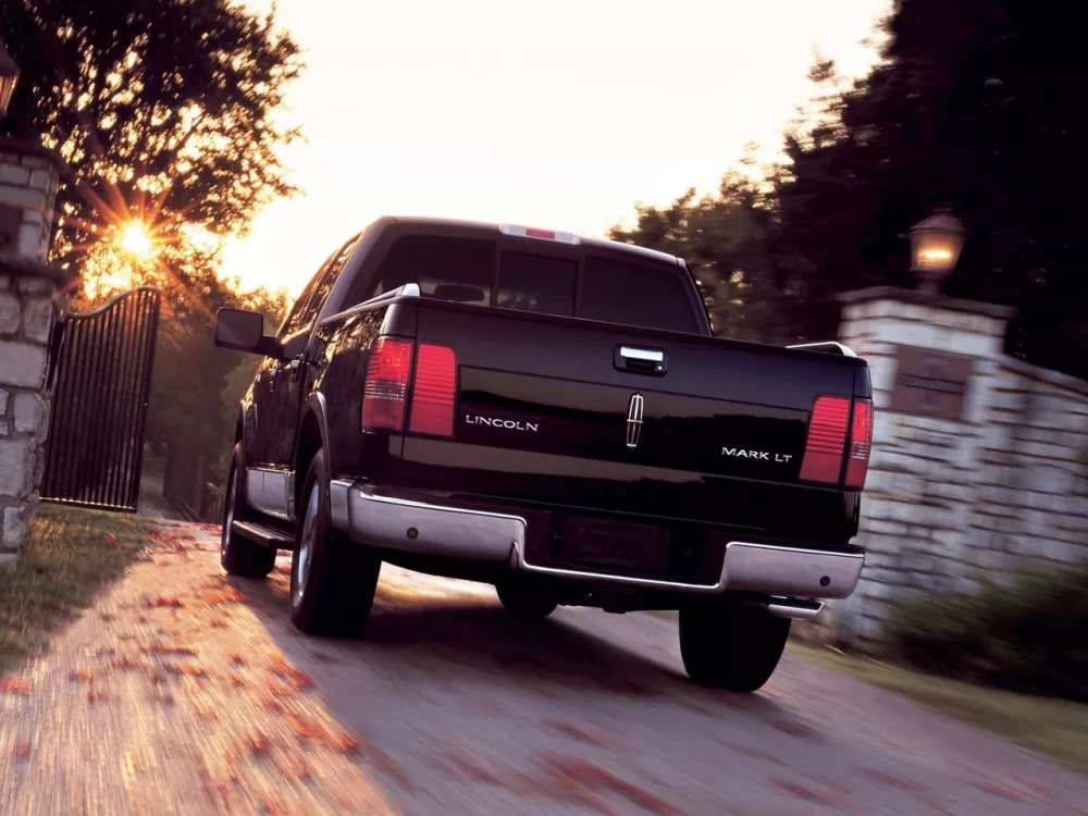 Автомобиль Lincoln Mark LT I Пикап Двойная кабина