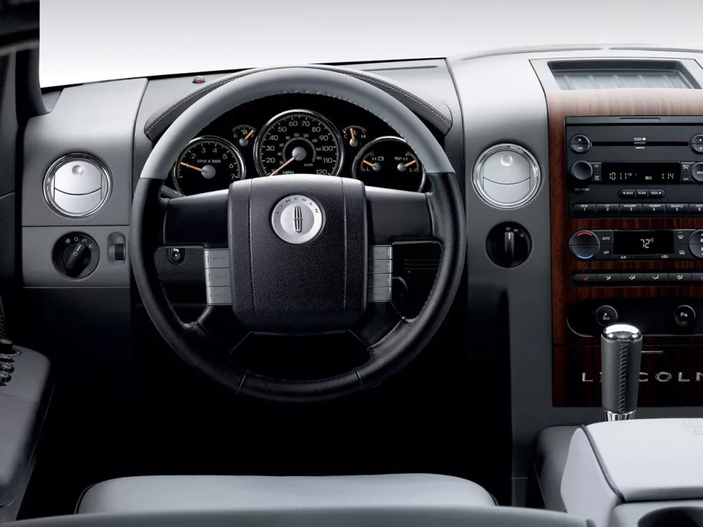 Автомобиль Lincoln Mark LT I Пикап Двойная кабина