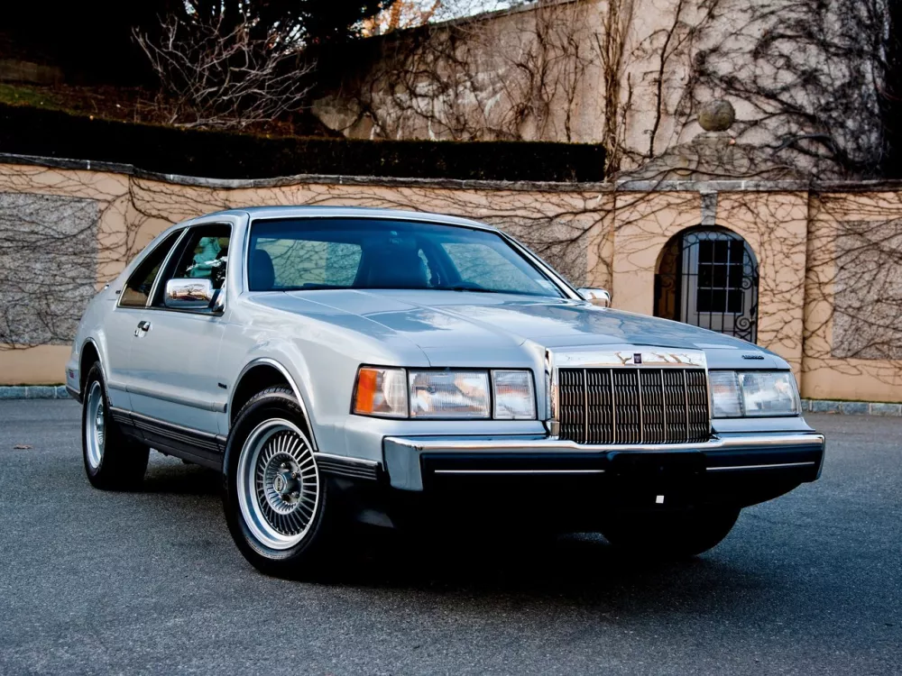 Автомобиль Lincoln Mark VII Купе