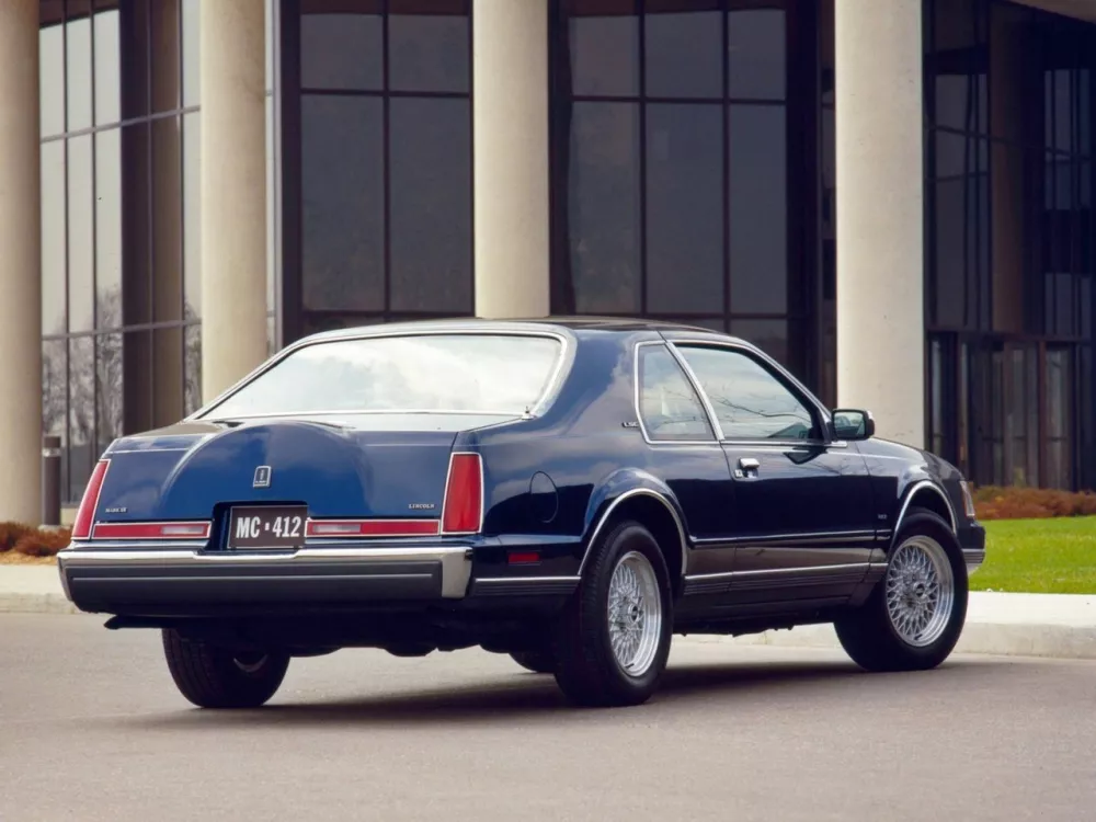 Автомобиль Lincoln Mark VII Купе