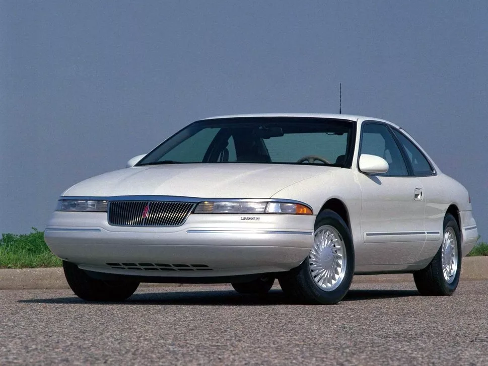 Автомобиль Lincoln Mark VIII Купе