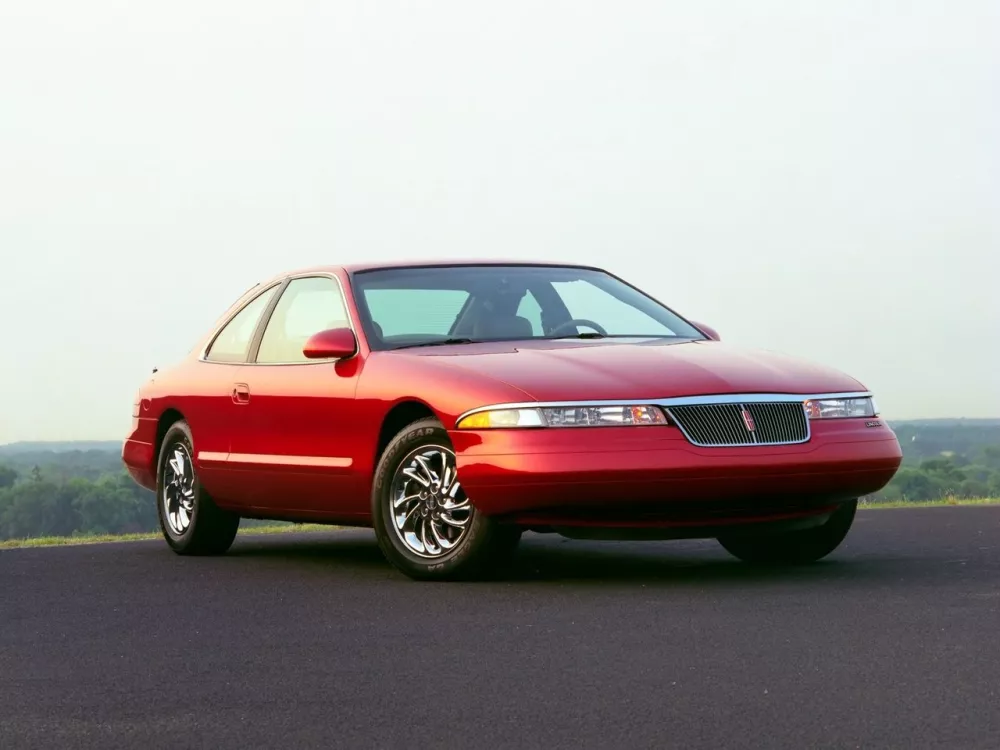 Автомобиль Lincoln Mark VIII Купе