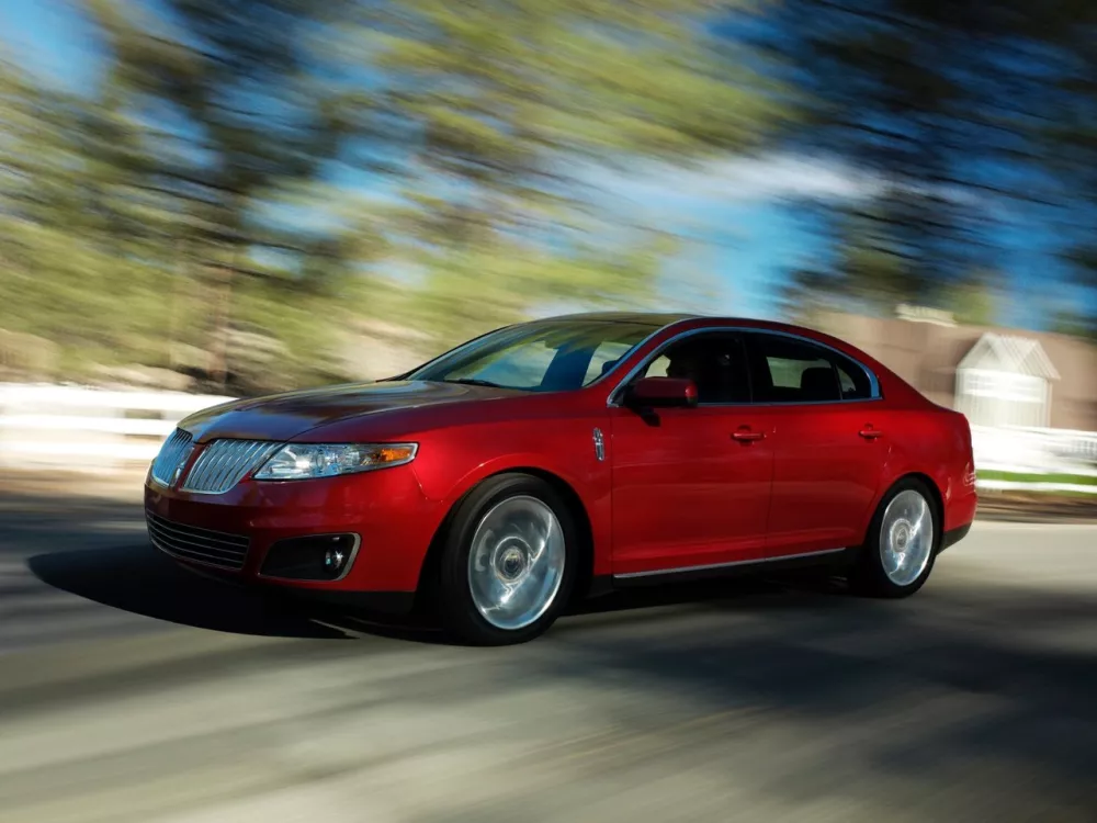 Автомобиль Lincoln MKS I Седан