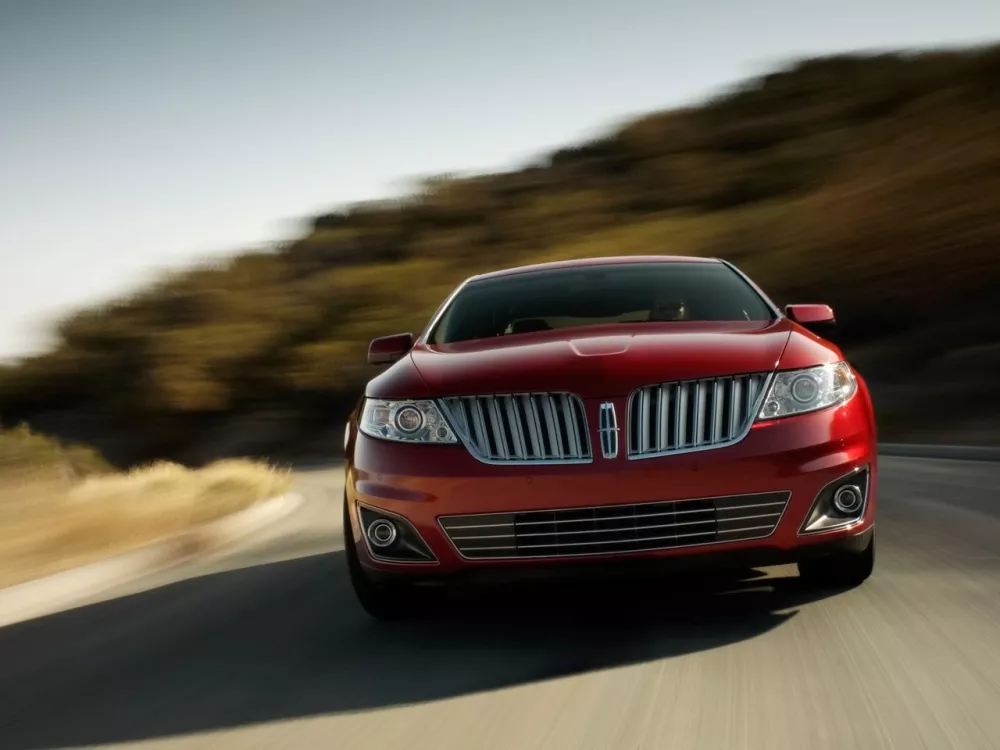 Автомобиль Lincoln MKS I Седан