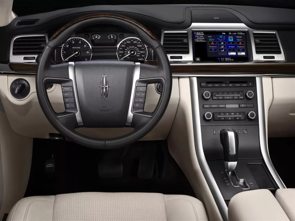 Автомобиль Lincoln MKS I Седан