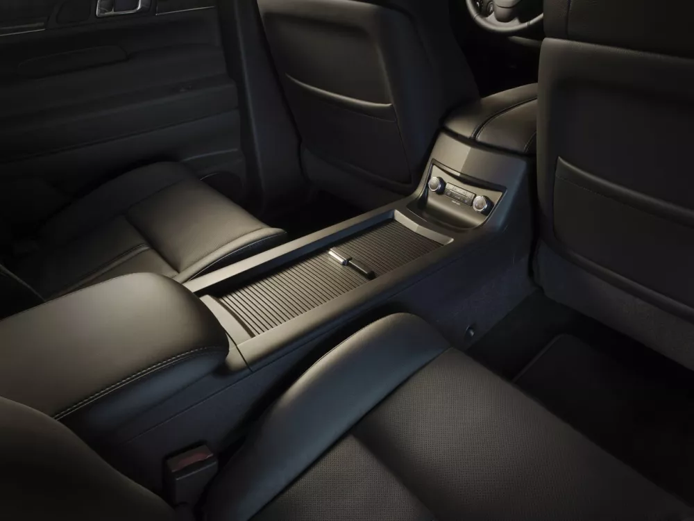 Автомобиль Lincoln MKT I Рестайлинг Внедорожник (5 дверей)