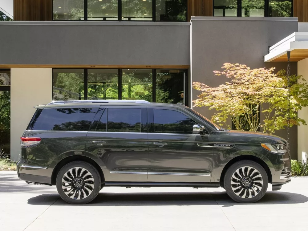Автомобиль Lincoln Navigator IV Рестайлинг Внедорожник (5 дверей)