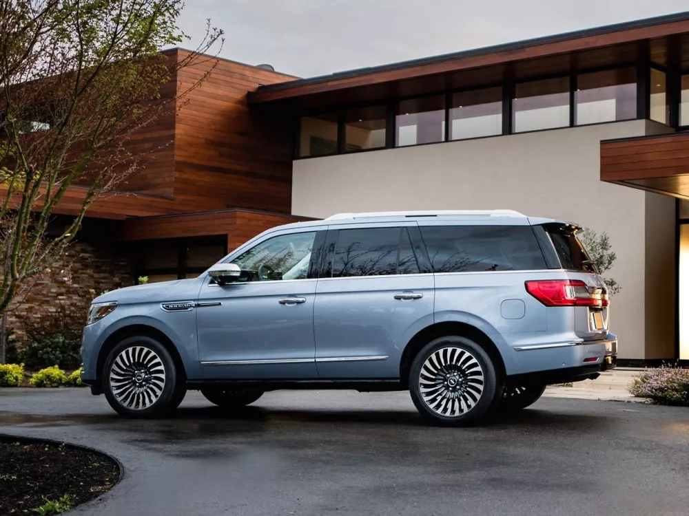 Автомобиль Lincoln Navigator IV Внедорожник (5 дверей)