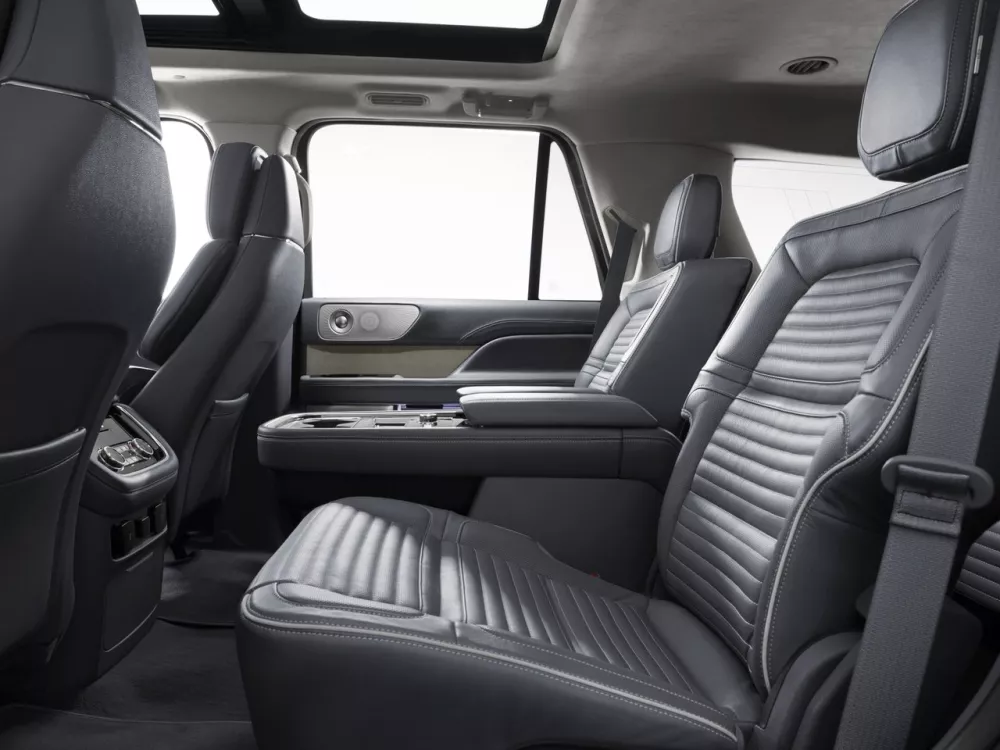 Автомобиль Lincoln Navigator IV Внедорожник (5 дверей)