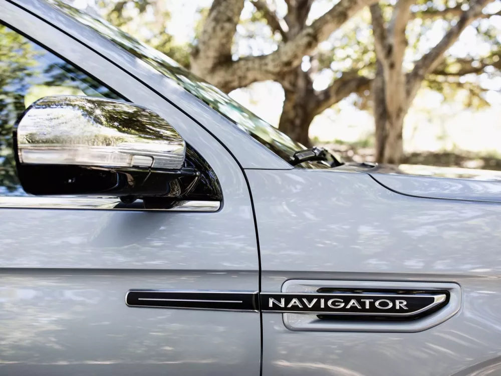 Автомобиль Lincoln Navigator IV Внедорожник (5 дверей)