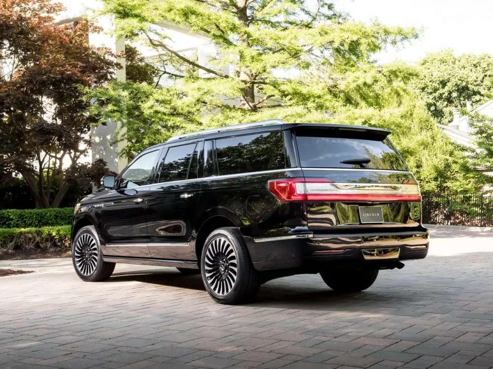 Автомобиль Lincoln Navigator IV Внедорожник (5 дверей) L