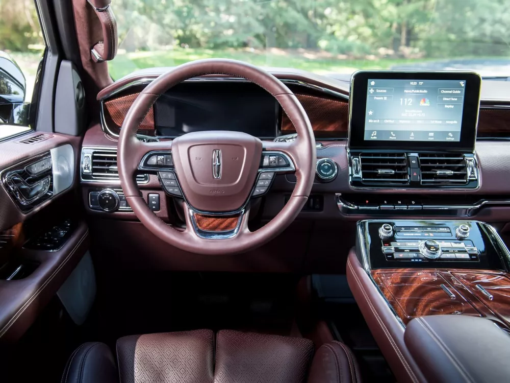 Автомобиль Lincoln Navigator IV Внедорожник (5 дверей) L