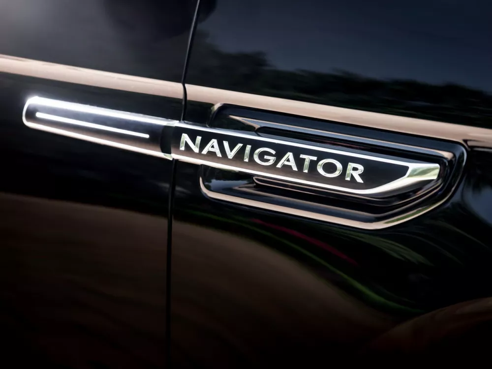 Автомобиль Lincoln Navigator IV Внедорожник (5 дверей) L