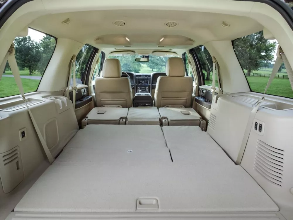 Автомобиль Lincoln Navigator III Рестайлинг Внедорожник (5 дверей)
