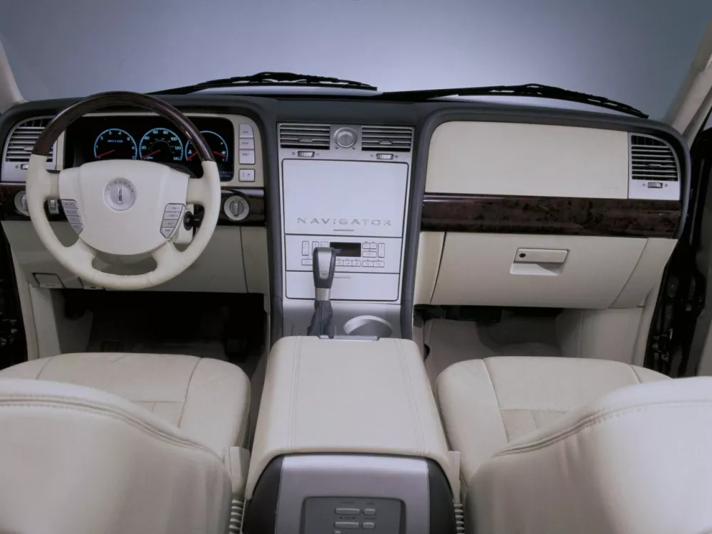 Автомобиль Lincoln Navigator II Внедорожник (5 дверей)
