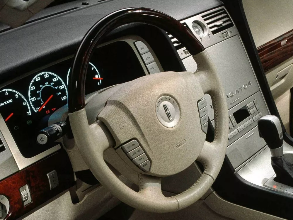 Автомобиль Lincoln Navigator II Внедорожник (5 дверей)