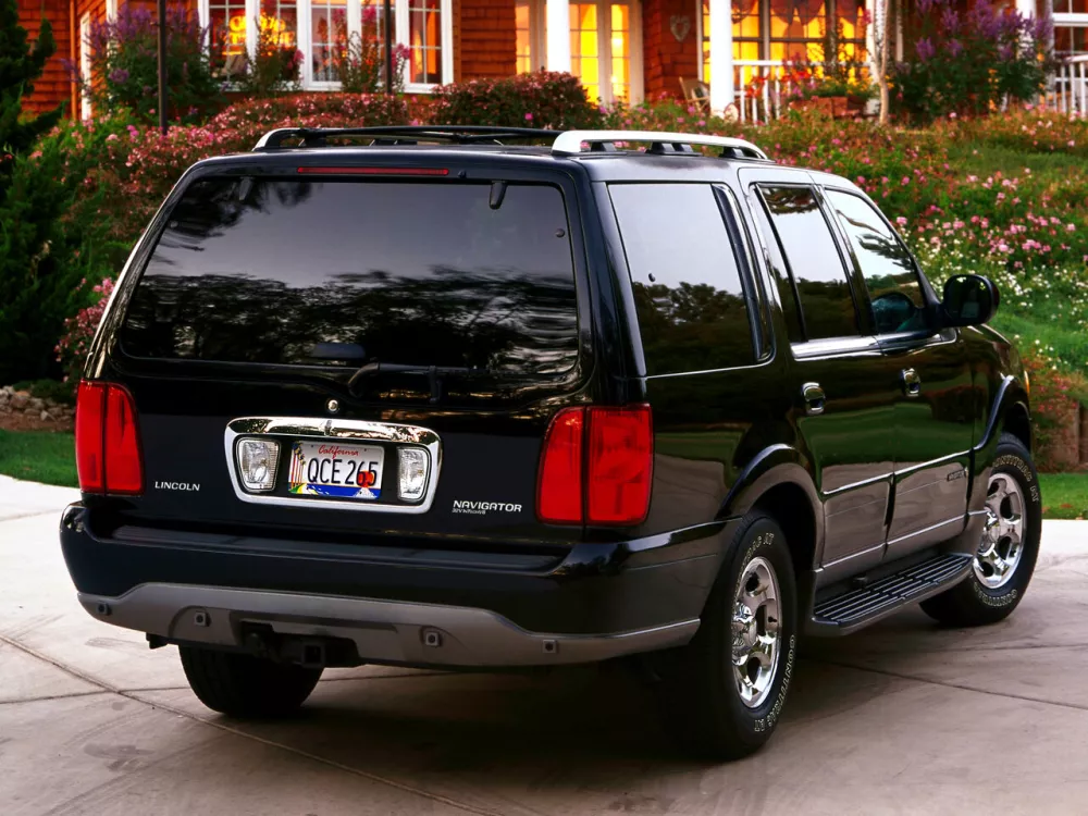 Автомобиль Lincoln Navigator I Внедорожник (5 дверей)