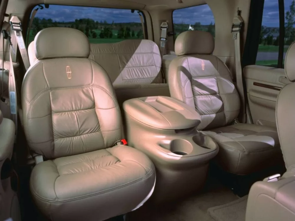Автомобиль Lincoln Navigator I Внедорожник (5 дверей)