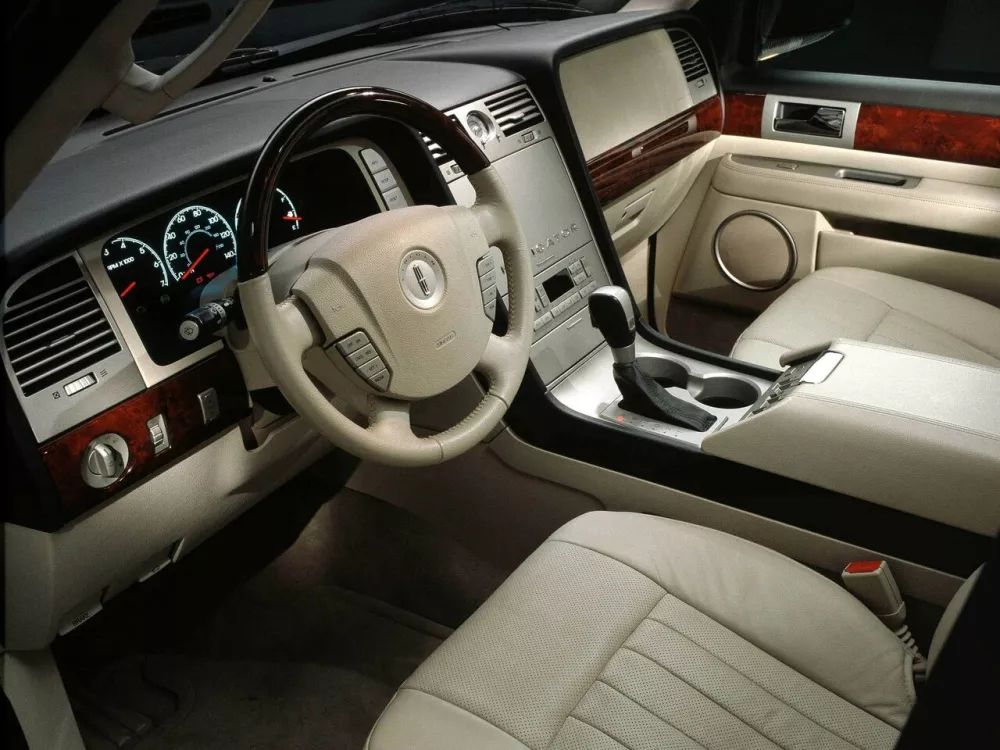 Автомобиль Lincoln Navigator II Внедорожник (5 дверей)