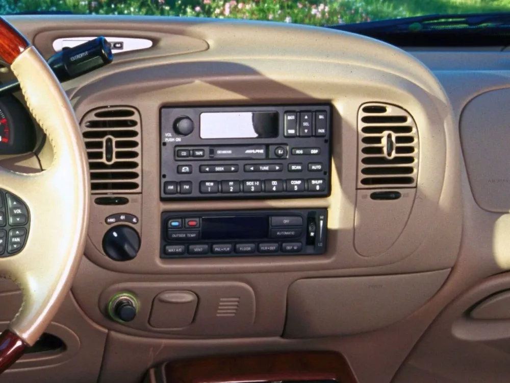 Автомобиль Lincoln Navigator I Внедорожник (5 дверей)