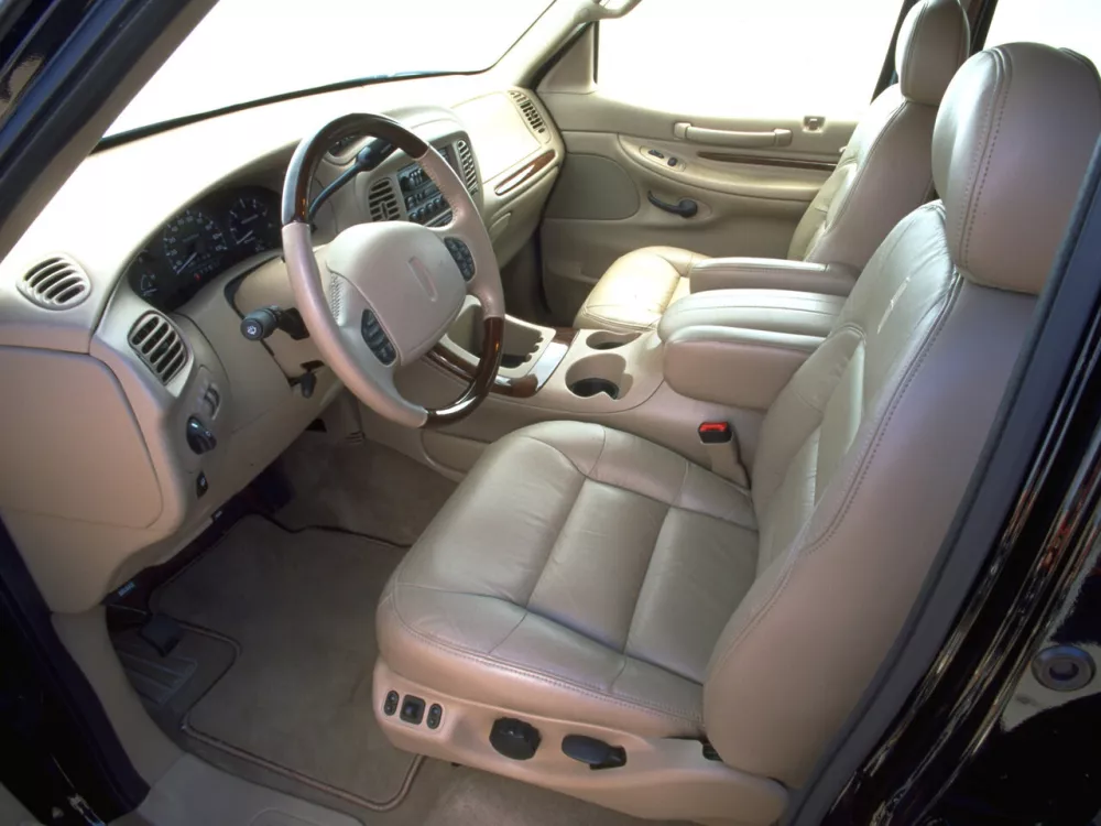 Автомобиль Lincoln Navigator I Внедорожник (5 дверей)