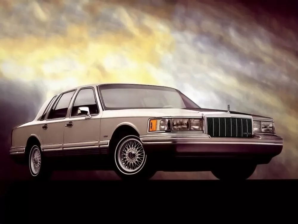Автомобиль Lincoln Town Car II Седан