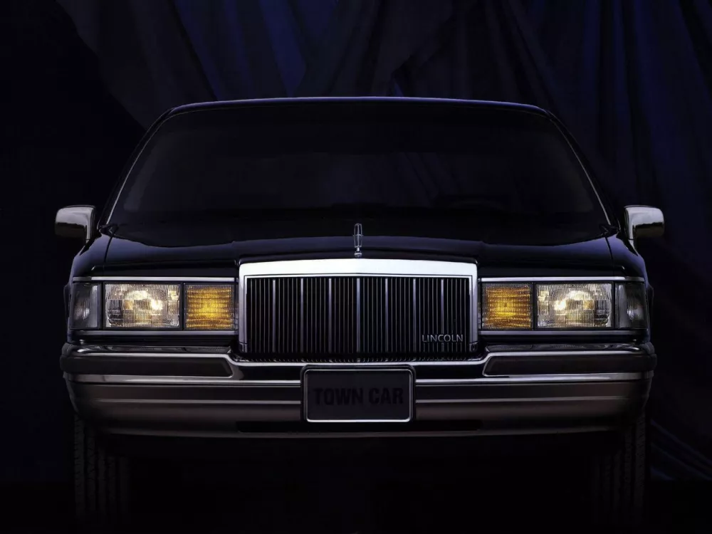 Автомобиль Lincoln Town Car II Седан