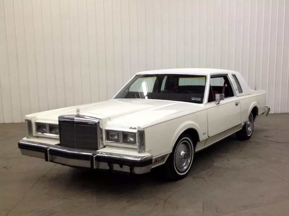 Автомобиль Lincoln Town Car I Купе