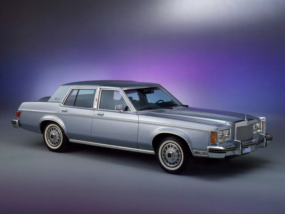 Автомобиль Lincoln Versailles Седан