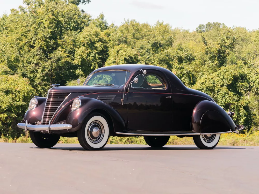 Автомобиль Lincoln Zephyr Купе