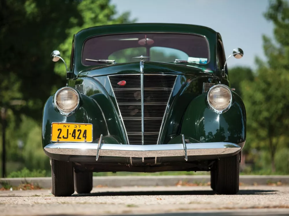 Автомобиль Lincoln Zephyr Купе
