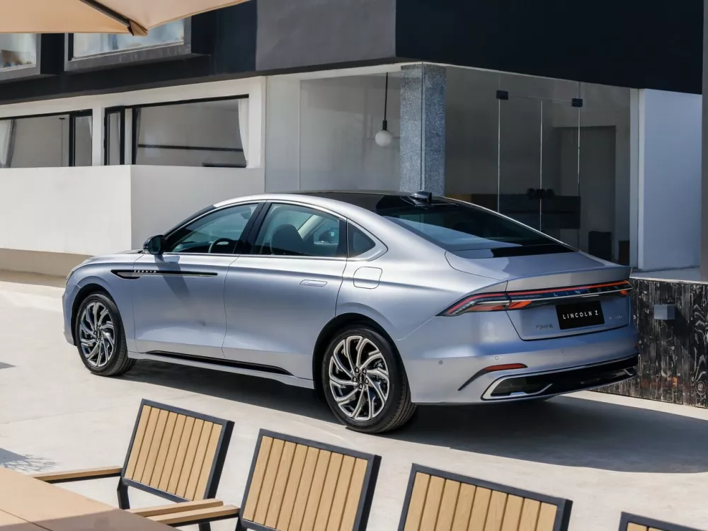 Автомобиль Lincoln Z Седан