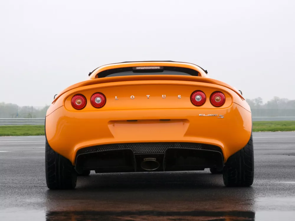 Автомобиль Lotus Elise III Родстер