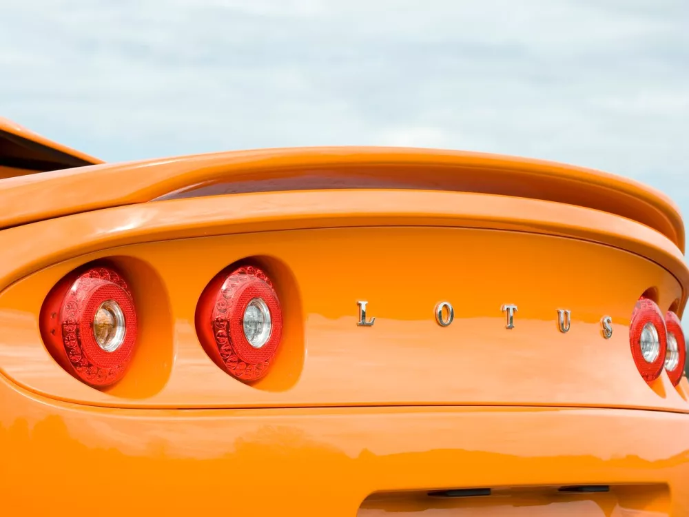 Автомобиль Lotus Elise III Родстер