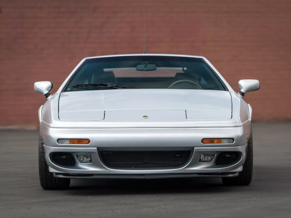 Автомобиль Lotus Esprit V Купе