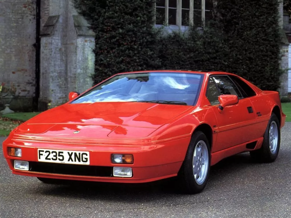 Автомобиль Lotus Esprit IV Купе