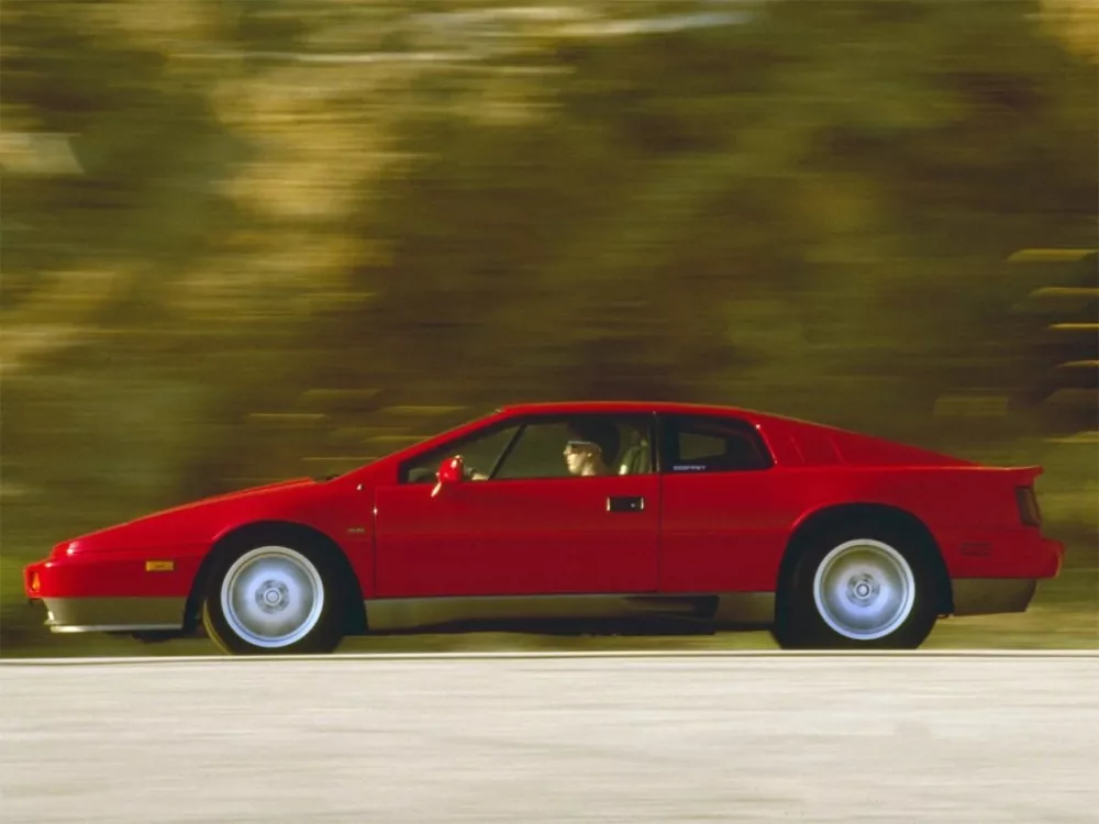 Автомобиль Lotus Esprit IV Купе