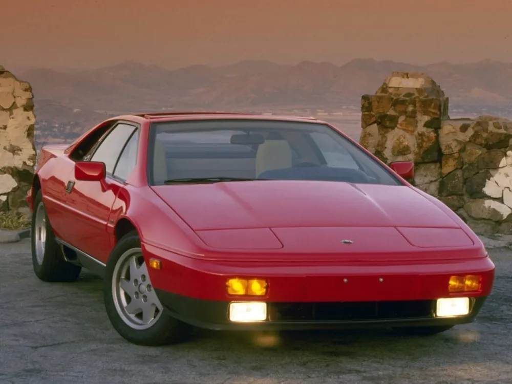 Автомобиль Lotus Esprit IV Купе