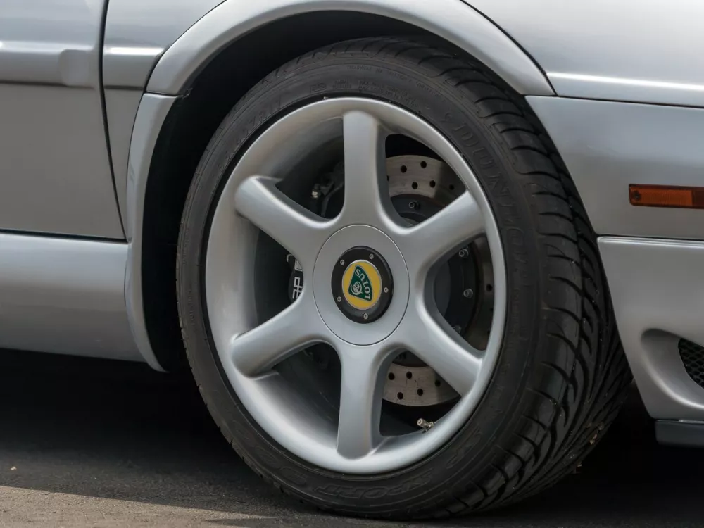 Автомобиль Lotus Esprit V Купе