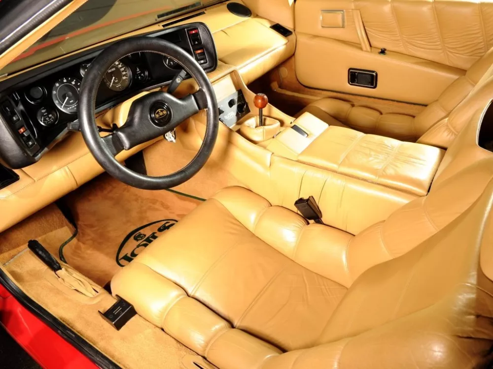 Автомобиль Lotus Esprit III Купе
